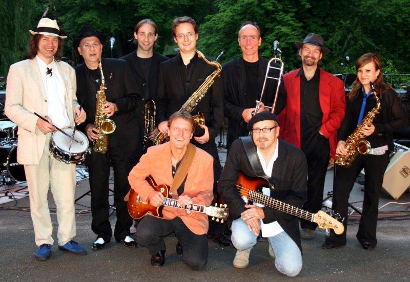 2nd Line & Helen`s Horns